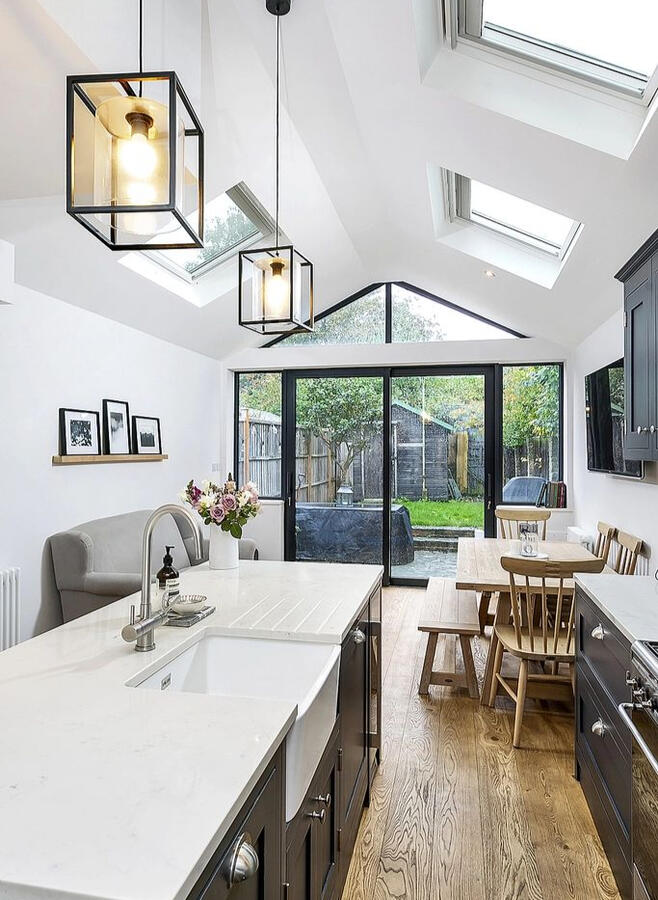 Kitchen extension with vaulted ceiling Kitchen extension with vaulted ceiling